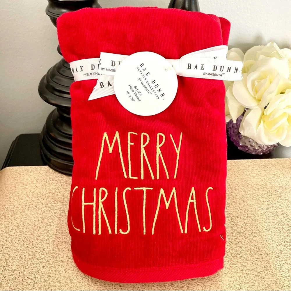 NWT Rae Dunn SET OF 2 MERRY CHRISTMAS Bathroom Hand Towels